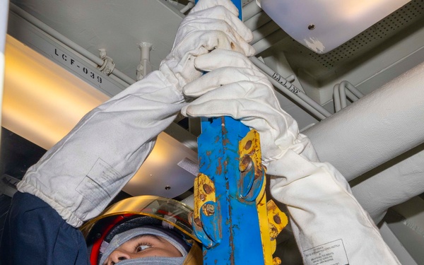 USS Michael Murphy conducts routine operations