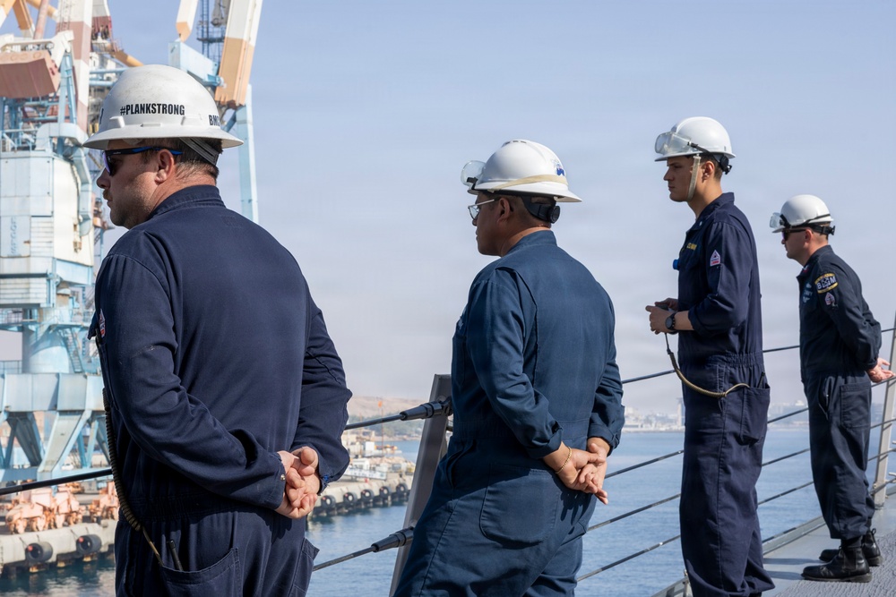 USS Delbert D. Black (DDG 119) Departs Eilat, Israel