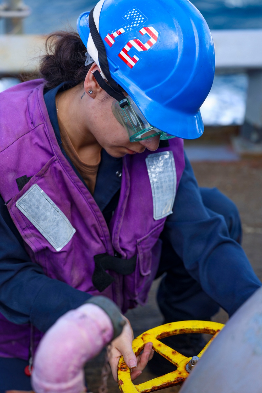 USS Mahan (DDG 72) Replenishment-at-Sea