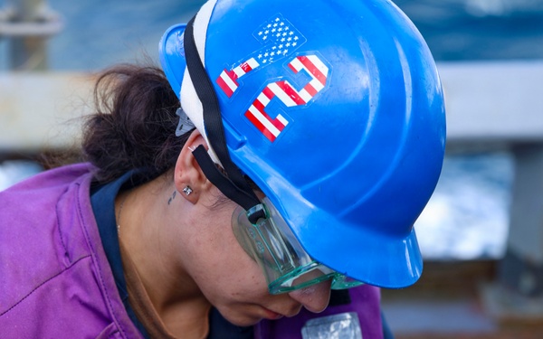 USS Mahan (DDG 72) Replenishment-at-Sea