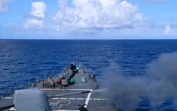 USS Mahan (DDG 72) Live-Fire Exercise