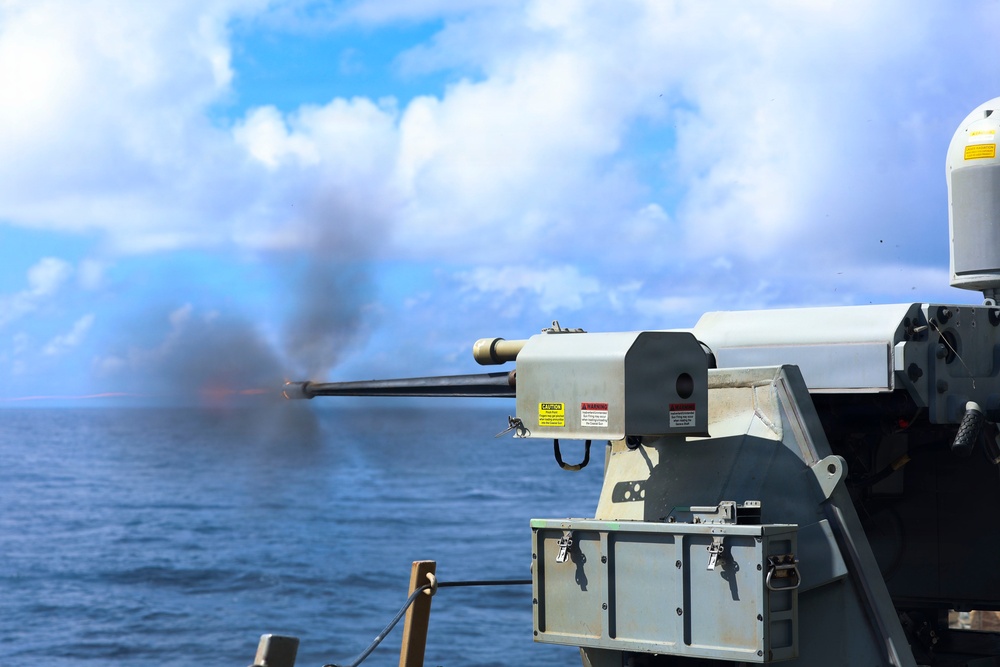 USS Mahan (DDG 72) Live-Fire Exercise