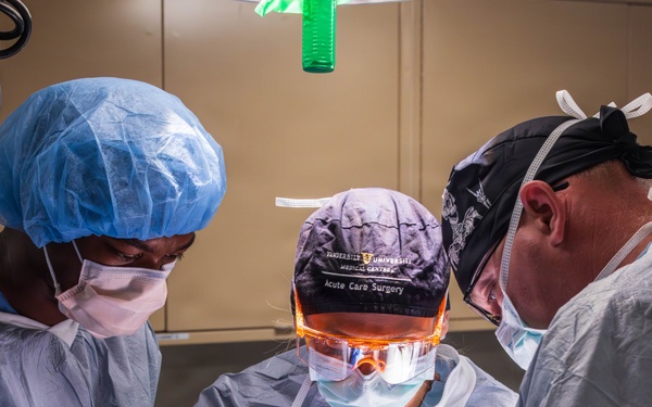 Surgery Aboard USS Fort Lauderdale (LPD 28)