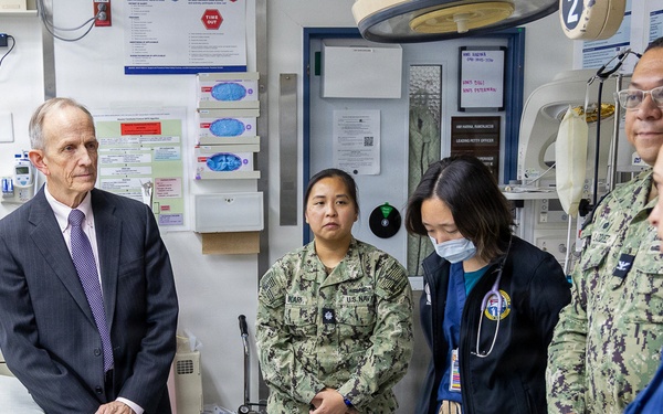 DHA Acting Director Visits U.S. Naval Hospital Yokosuka