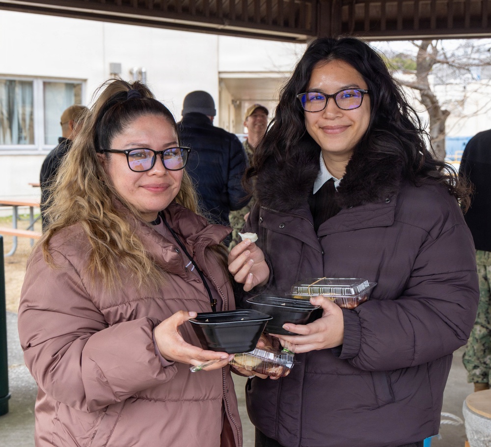USNMRTC Yokosuka Mochi Pounding Event