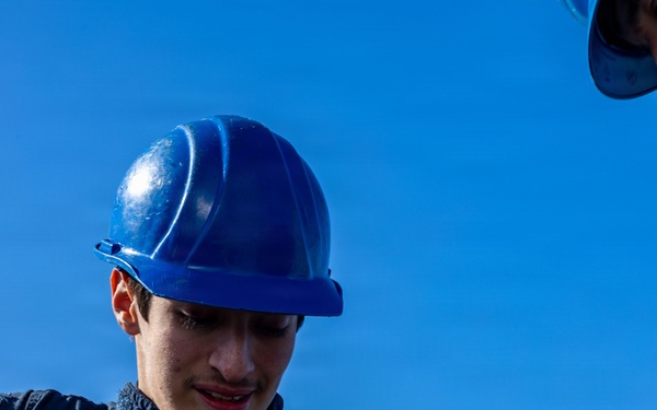 USS San Antonio (LPD 17) doenloads ammunition prior to pulling into Mayport, Florida.