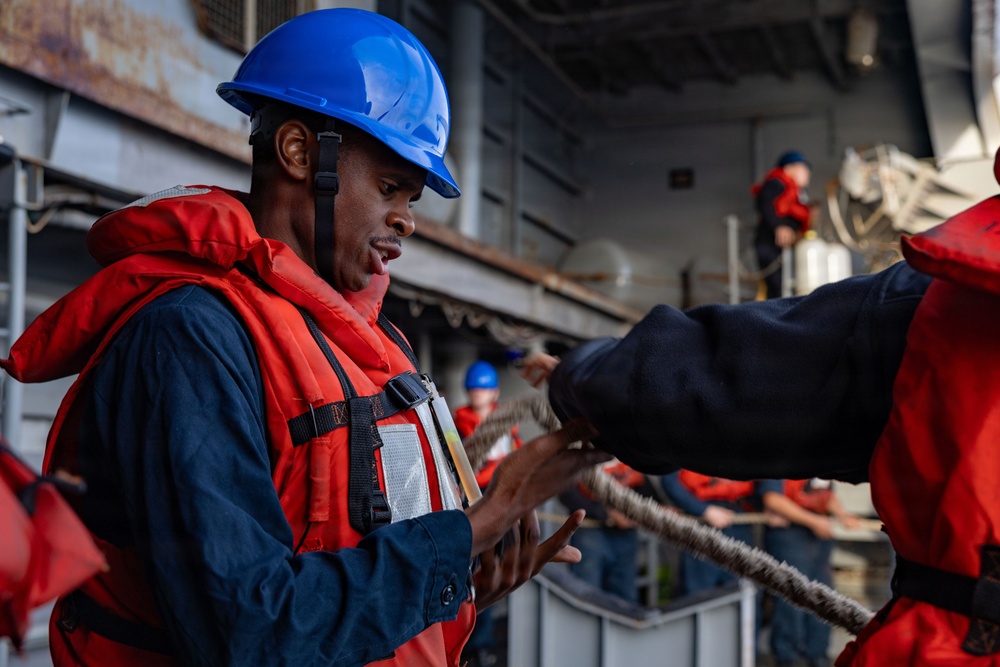 USS San Antonio (LPD 17) Conducts Small Boat Operations
