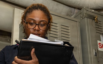 USS San Antonio (LPD 17) Conducts Damage Control Training