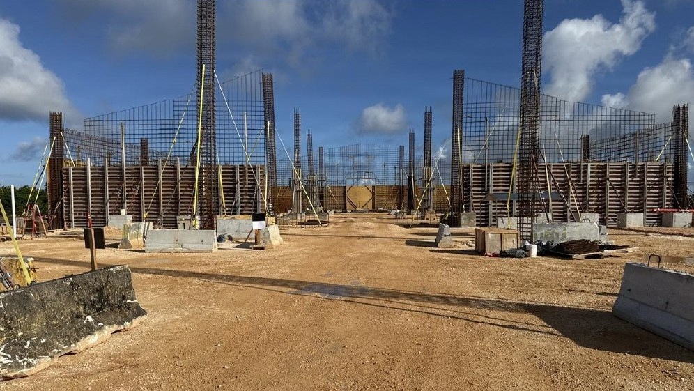 Building walls and columns