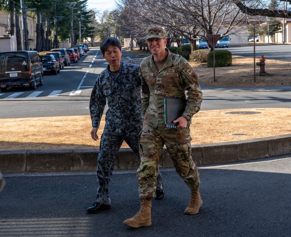 374 AW DCOM visits JASDF OSW