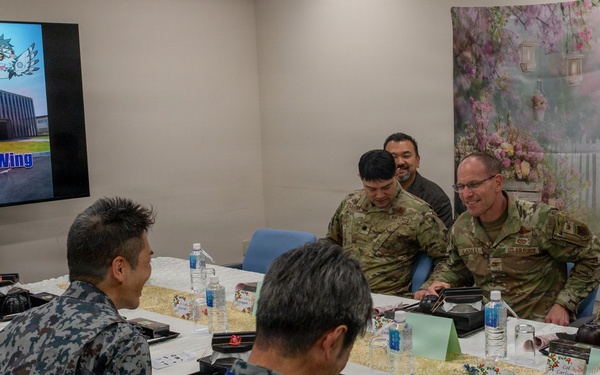 374 AW DCOM visits JASDF OSW