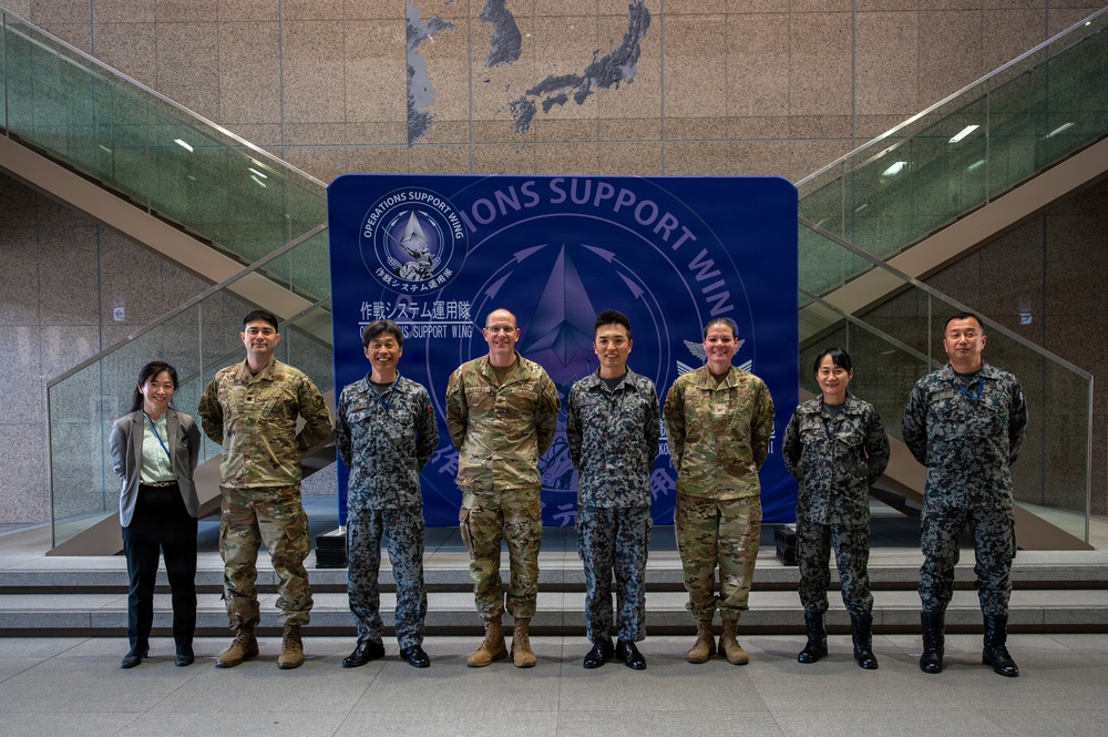 374 AW DCOM visits JASDF OSW