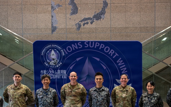 374 AW DCOM visits JASDF OSW