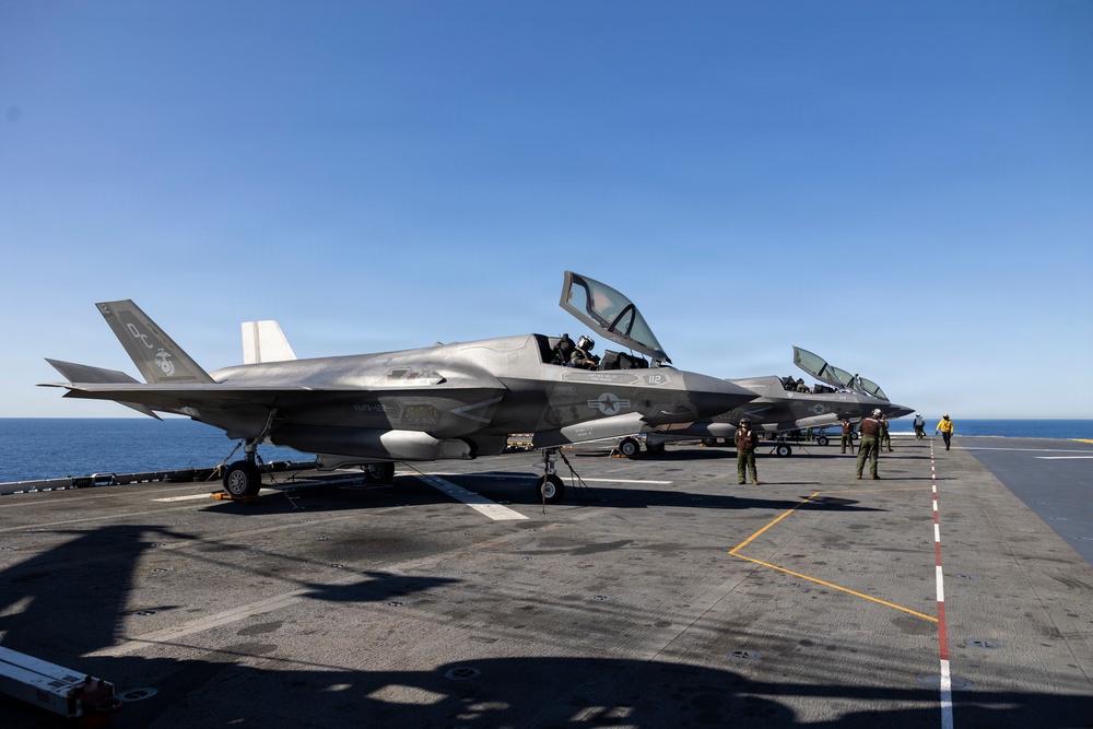 11th MEU Marines, Sailors Conduct Flight Deck Operations Aboard USS Boxer