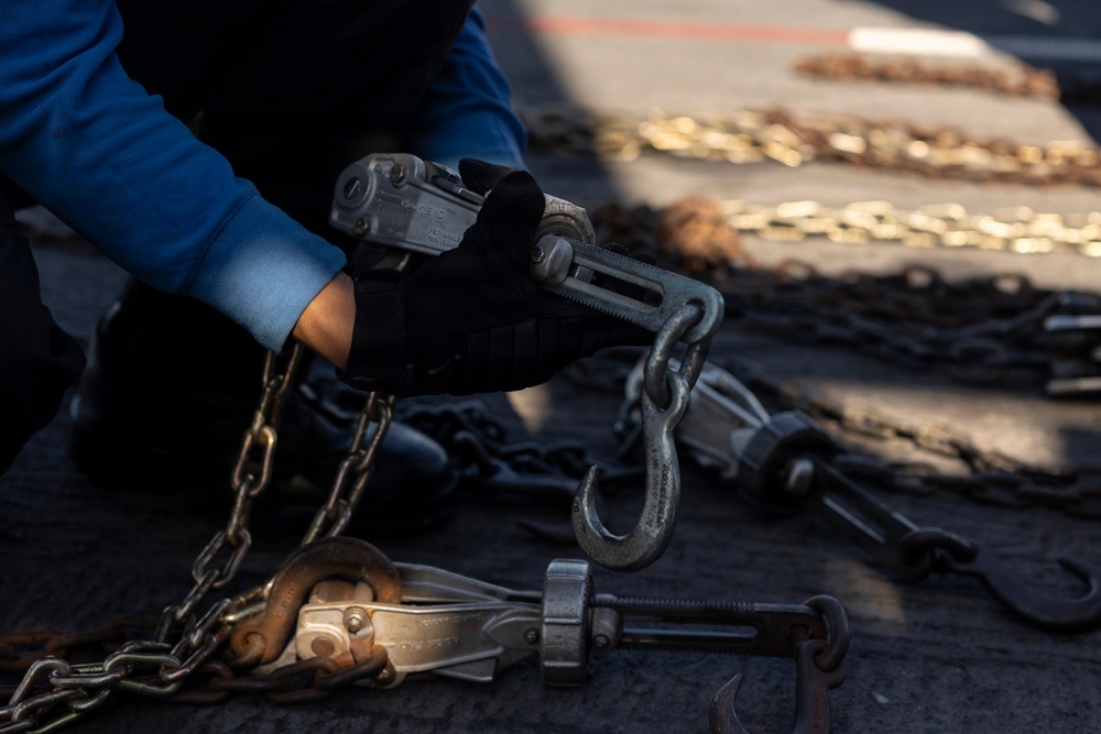 11th MEU Marines, Sailors Conduct Flight Deck Operations Aboard USS Boxer