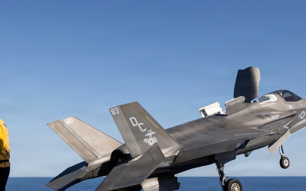 11th MEU Marines, Sailors Conduct Flight Deck Operations Aboard USS Boxer