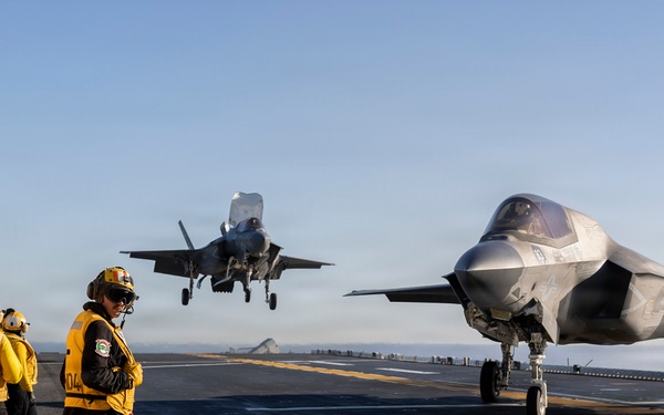 11th MEU Marines, Sailors Conduct Flight Deck Operations Aboard USS Boxer