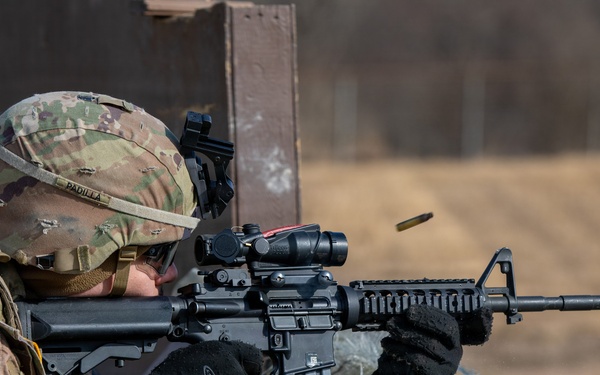 6-37 FA conducts weapon qualification