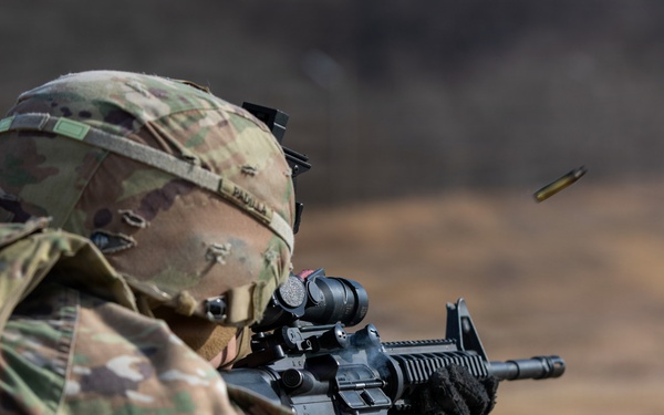 6-37 FA conducts weapon qualification