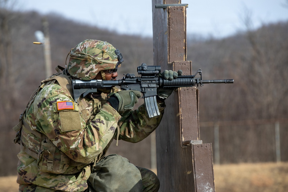 6-37 FA conducts weapon qualification