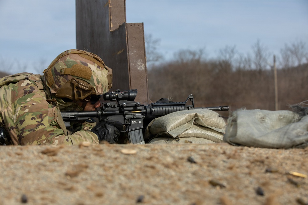 6-37 FA conducts weapon qualification