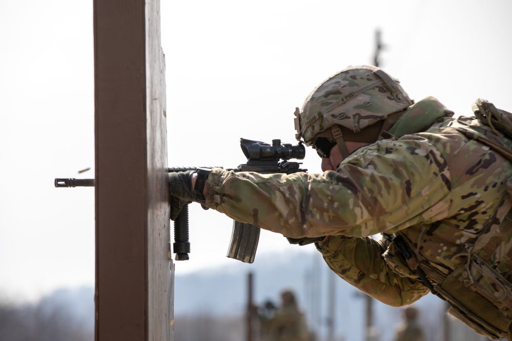 6-37 FA conducts weapon qualification