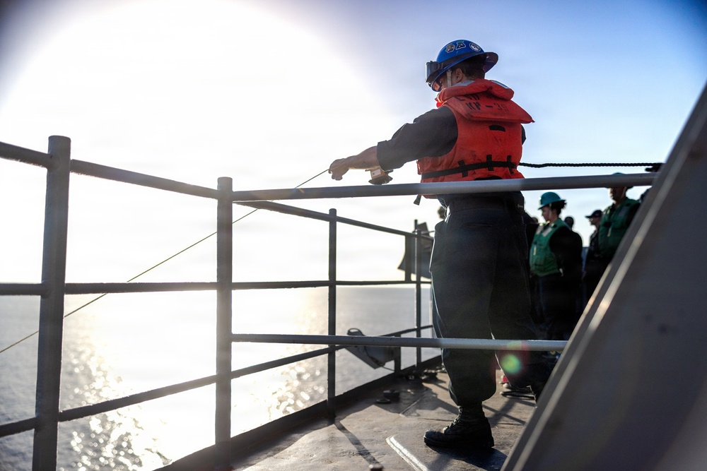 11th MEU Marines, Sailors Conduct Replenishment at Sea Aboard USS Comstock
