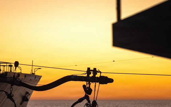 11th MEU Marines, Sailors Conduct Replenishment at Sea Aboard USS Comstock