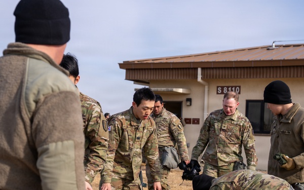 HHC 304th ESBE Conducts CBRN and Confidence Chamber Training