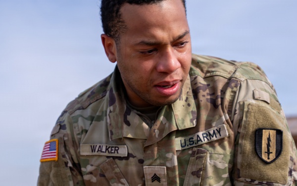 HHC 304th ESBE Conducts CBRN and Confidence Chamber Training