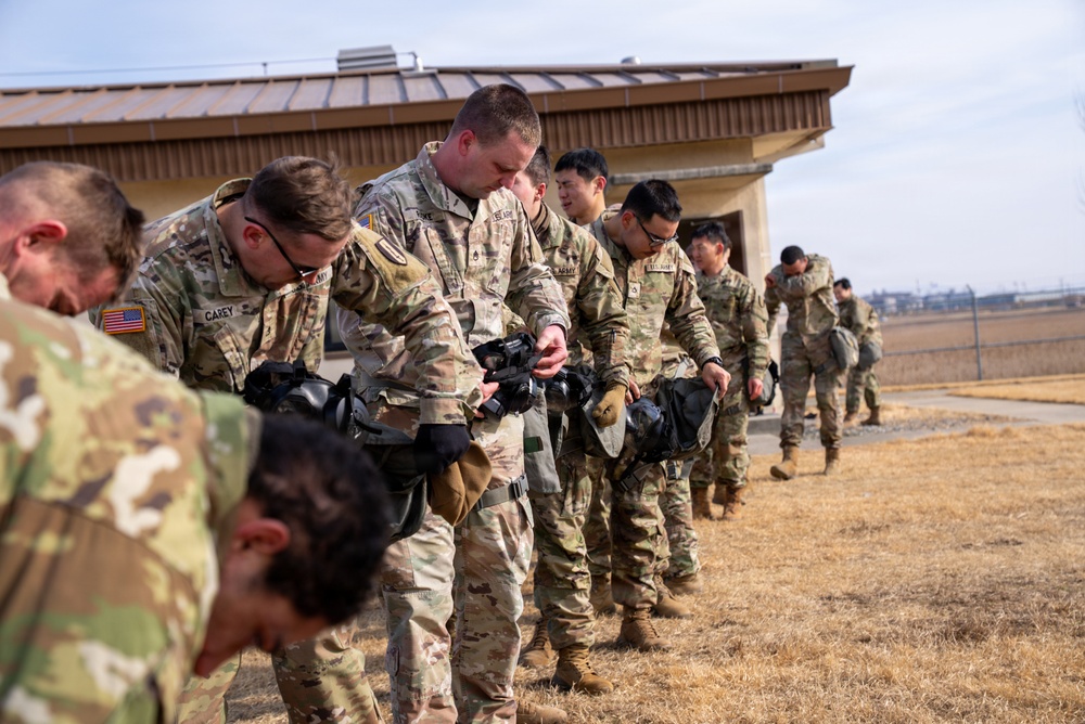 HHC 304th ESBE Conducts CBRN and Confidence Chamber Training