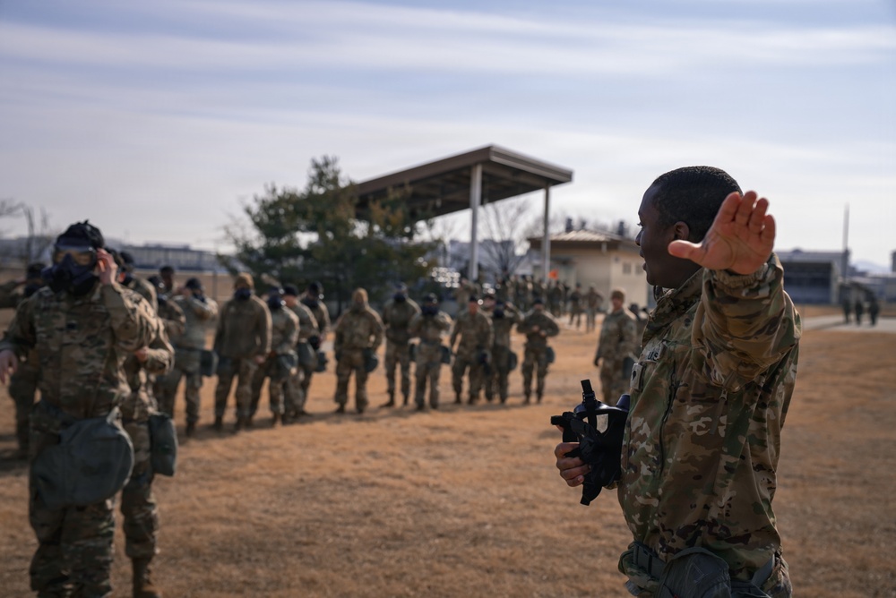 HHC 304th ESBE Conducts CBRN and Confidence Chamber Training