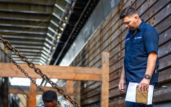 11th MEU Marines Conduct Combat Life Saver Qualification Aboard USS Comstock
