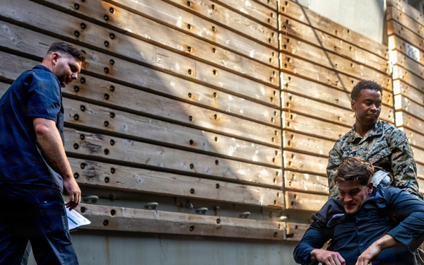 11th MEU Marines Conduct Combat Life Saver Qualification Aboard USS Comstock