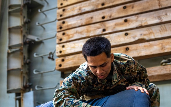 11th MEU Marines Conduct Combat Life Saver Qualification Aboard USS Comstock
