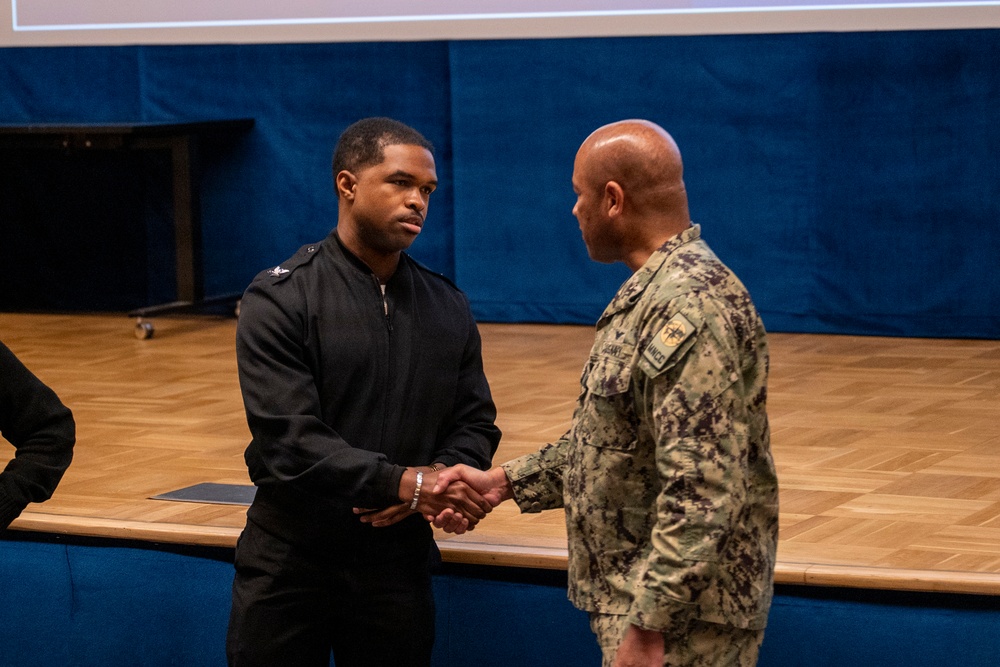 MyNavy Career Center Commander Visits NSA Naples