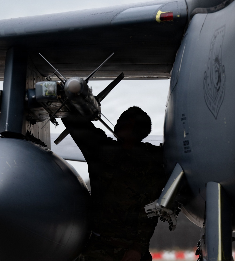 48th FW conducts hot-pit refueling for Point Blank 26