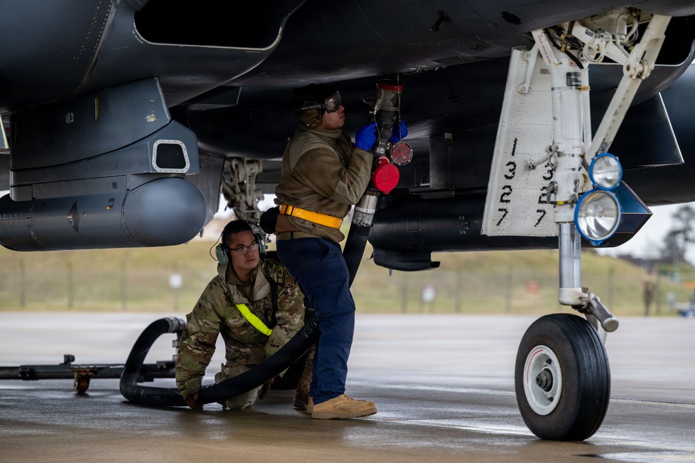 48th FW conducts hot-pit refueling for Point Blank 26