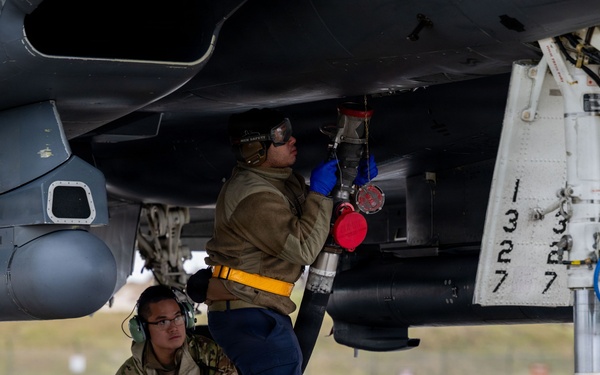 48th FW conducts hot-pit refueling for Point Blank 26