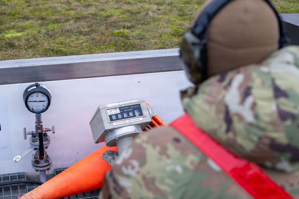 48th FW conducts hot-pit refueling for Point Blank 26