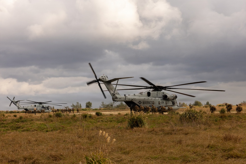 MCCRE | U.S. Marines with V27 Conduct Helo Raid