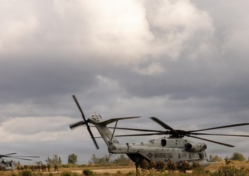 MCCRE | U.S. Marines with V27 Conduct Helo Raid