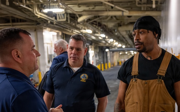 Commander, Military Sealift Command visits USNS Medgar Evers (T-AKE 13)