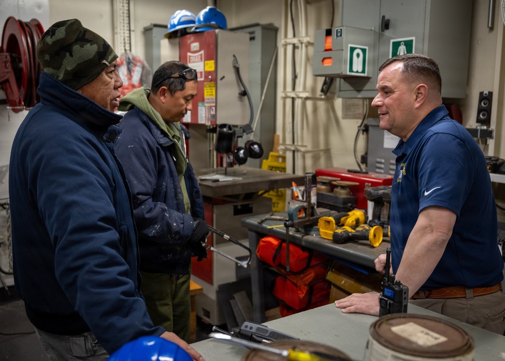 Commander, Military Sealift Command visits USNS Medgar Evers (T-AKE 13)