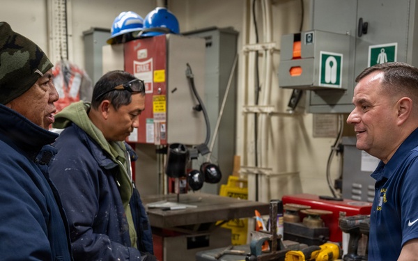 Commander, Military Sealift Command visits USNS Medgar Evers (T-AKE 13)