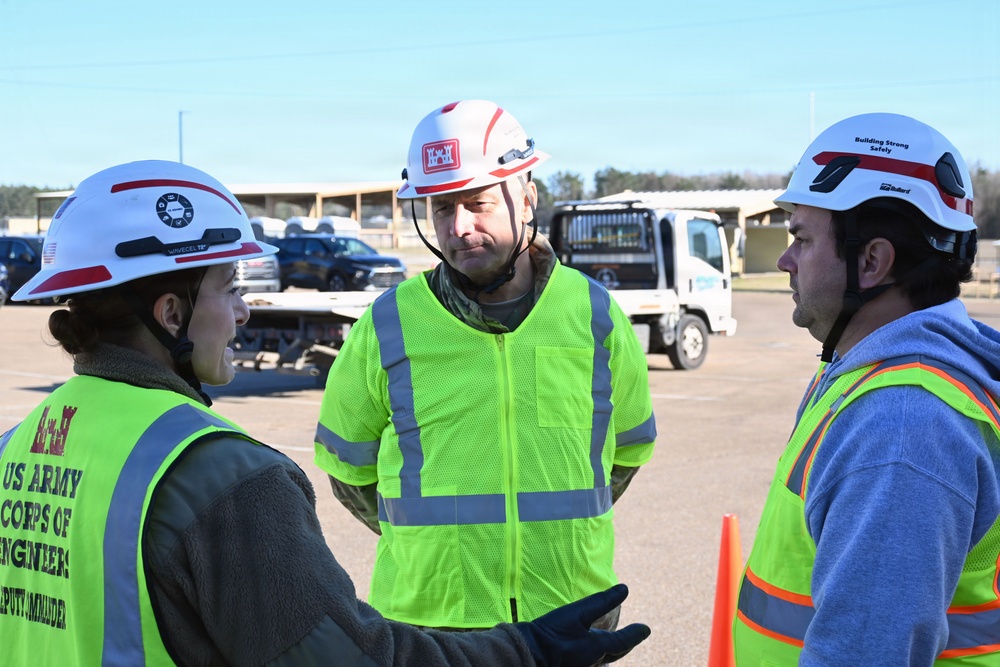 Savannah District Deputy speaks with Chief of Engineers