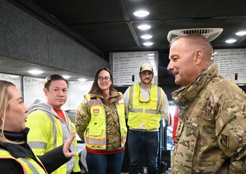 Mission Specialist Meets with Chief of Engineers