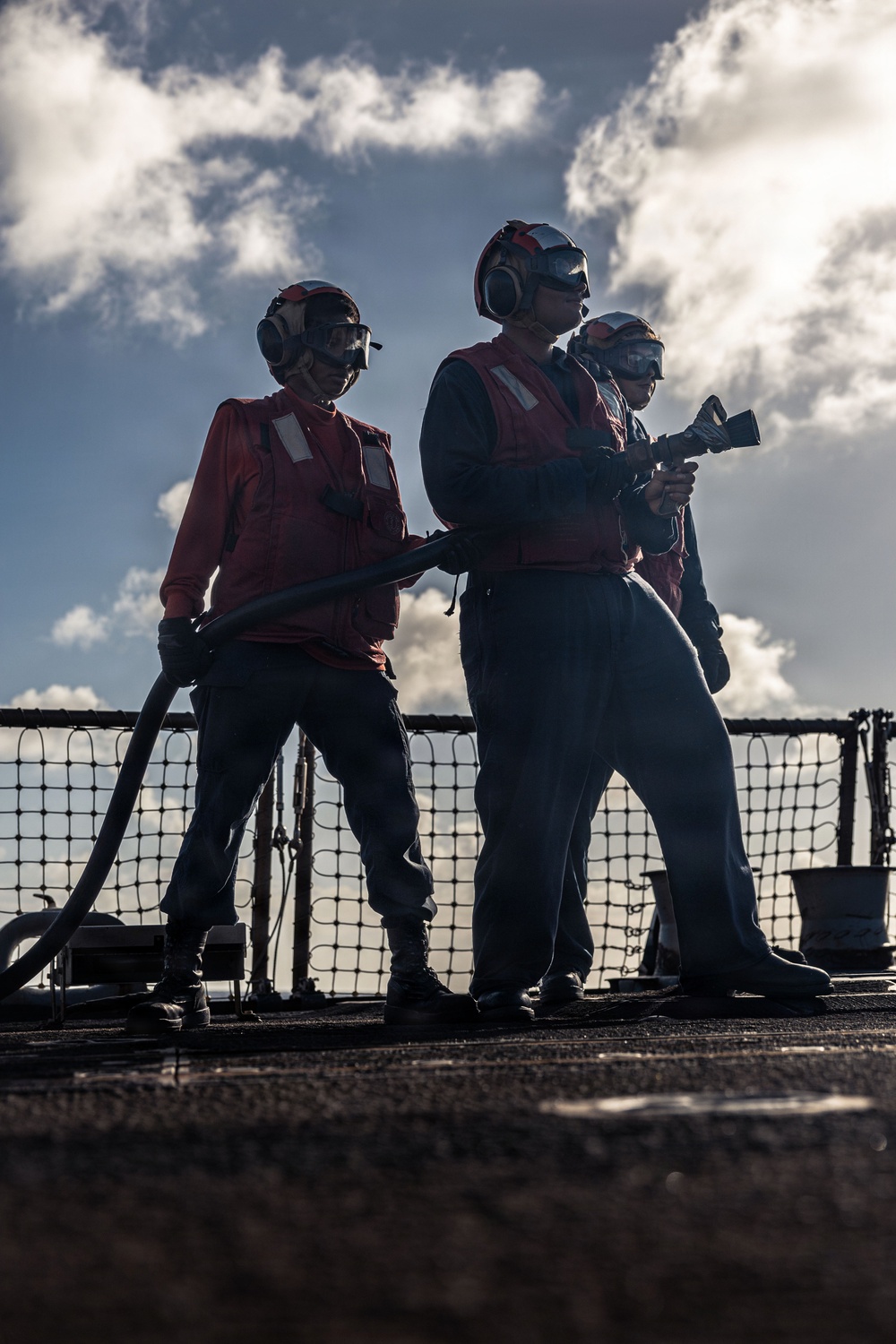 USS Bainbridge Conducts Aviation Fire Fighting Drill