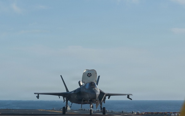 11th MEU Marines, Sailors Conduct Flight Operations Aboard USS Boxer