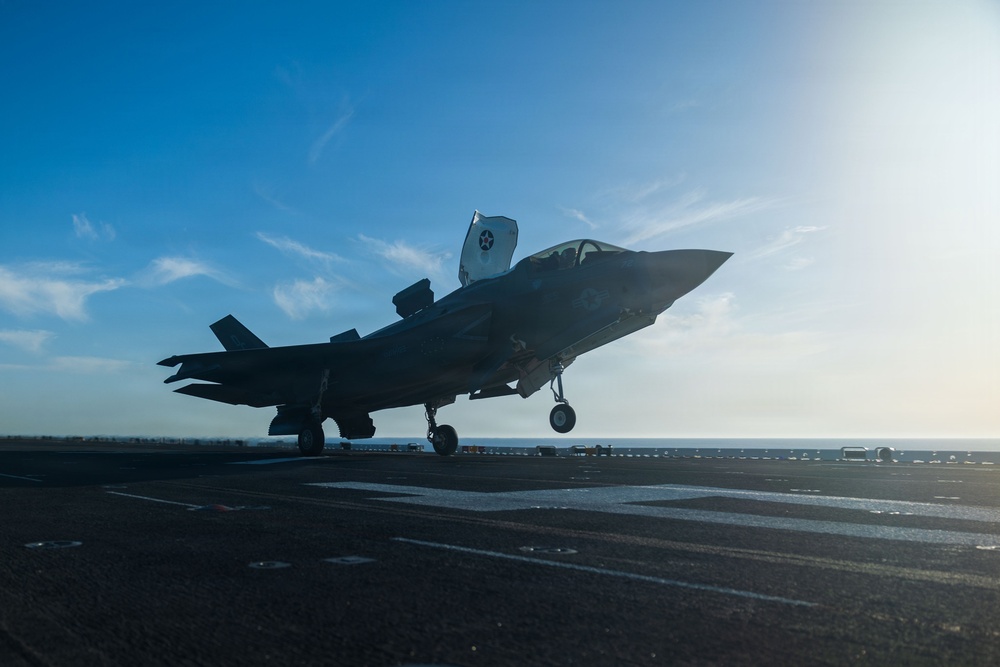 11th MEU Marines, Sailors Conduct Flight Operations Aboard USS Boxer